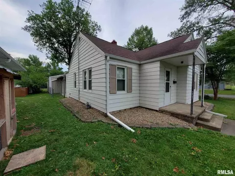 720 E 10th St, Centralia, IL 62801 photo 2