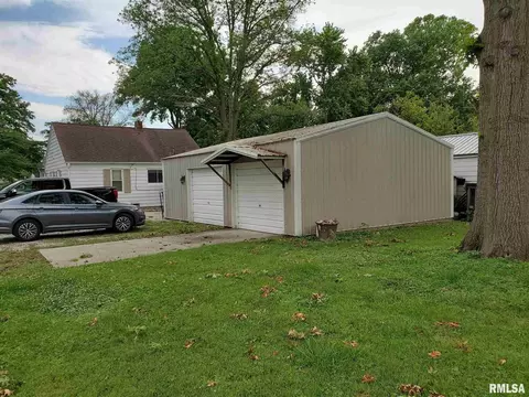 720 E 10th St, Centralia, IL 62801 photo 4
