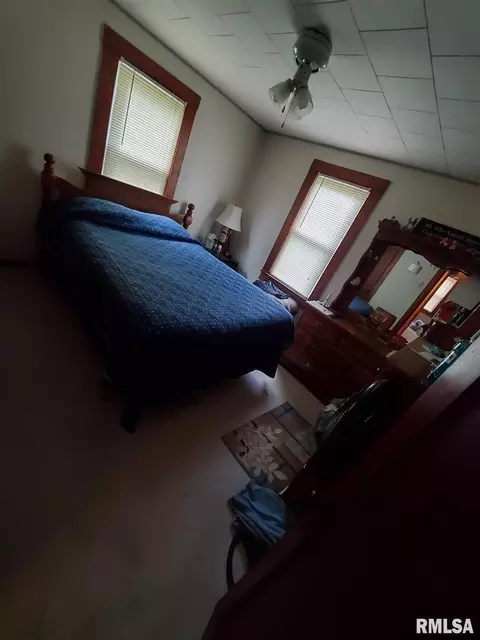 720 E 10th St, Centralia, IL 62801 photo 9