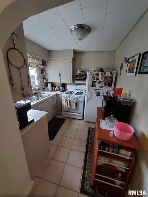 720 E 10th St, Centralia, IL 62801 photo 7