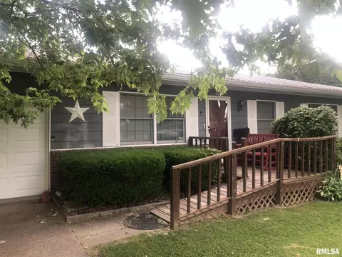 506 Ellen Dr, Carmi, IL 62821 photo 3
