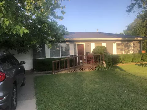 506 Ellen Dr, Carmi, IL 62821 photo 2