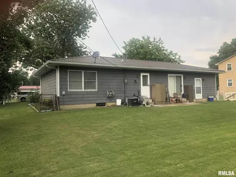 506 Ellen Dr, Carmi, IL 62821 photo 4