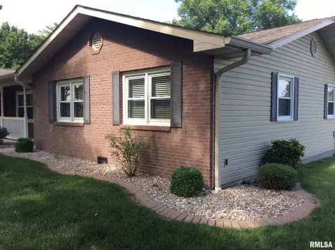 1508 N Main St, Dix, IL 62830 photo 6