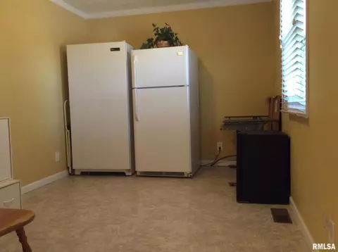 1508 N Main St, Dix, IL 62830 photo 32