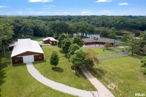 1139 Byars Rd, Centralia, IL 62801 photo 1