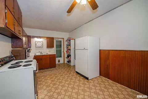 110 W Patton St, Valier, IL 62891 photo 14
