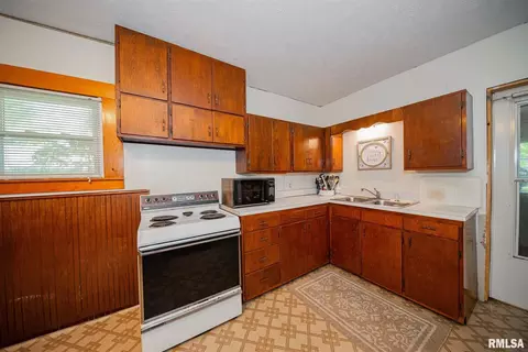 110 W Patton St, Valier, IL 62891 photo 15