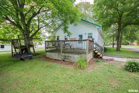 110 W Patton St, Valier, IL 62891 photo 4