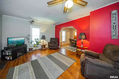 110 W Patton St, Valier, IL 62891 photo 8