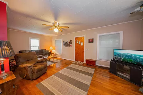 110 W Patton St, Valier, IL 62891 photo 10