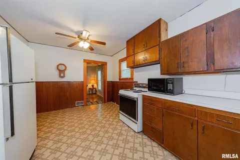 110 W Patton St, Valier, IL 62891 photo 16