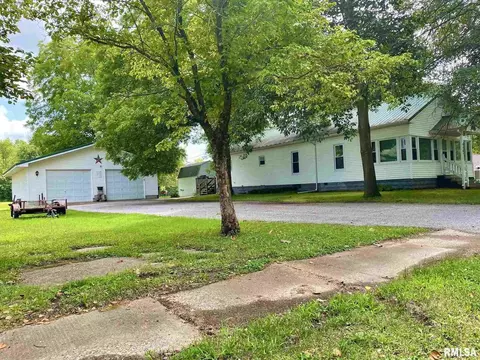 110 W Patton St, Valier, IL 62891 photo 1