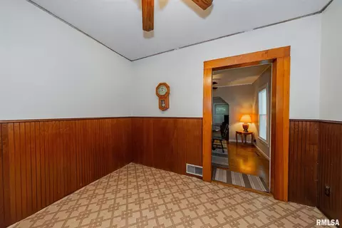 110 W Patton St, Valier, IL 62891 photo 17
