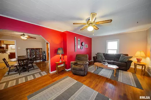 110 W Patton St, Valier, IL 62891 photo 11