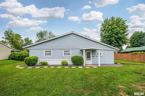 3216 Cherry St, Mount Vernon, IL 62864 photo 1