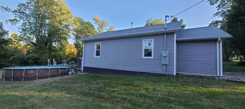 115 N Madison St, Orient, IL 62874 photo 3