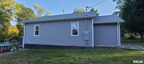115 N Madison St, Orient, IL 62874 photo 4