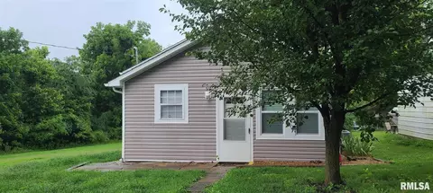 115 N Madison St, Orient, IL 62874 photo 2