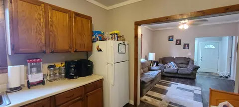 115 N Madison St, Orient, IL 62874 photo 12