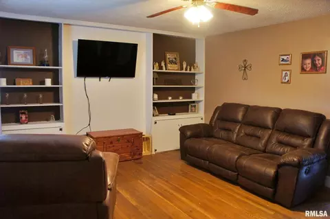 305 E 8th St, Metropolis, IL 62960 photo 9