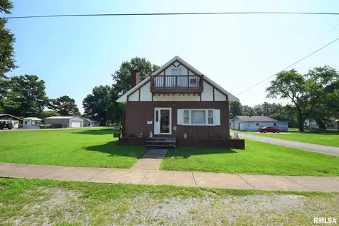 604 Church St, Christopher, IL 62822 photo 2