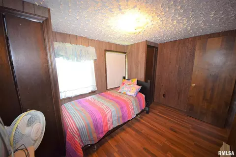 604 Church St, Christopher, IL 62822 photo 4