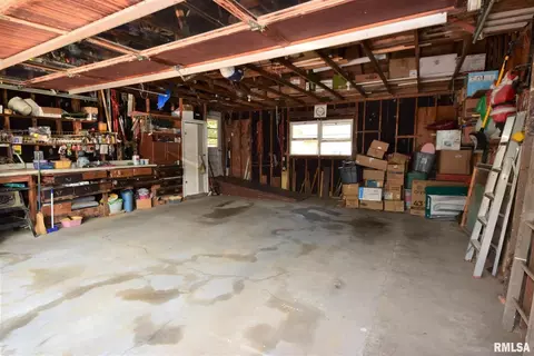 604 Church St, Christopher, IL 62822 photo 31