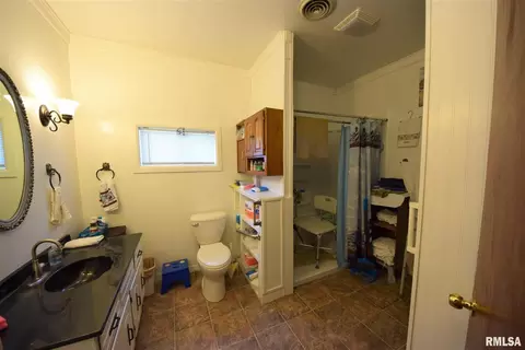 604 Church St, Christopher, IL 62822 photo 10