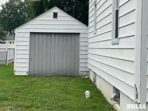 11 Nelms Ave, Centralia, IL 62801 photo 3
