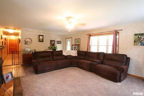 1196 E 700 E County Rd, Carmi, IL 62821 photo 1