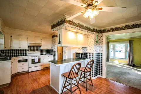 909 Oak St, Carmi, IL 62821 photo 6