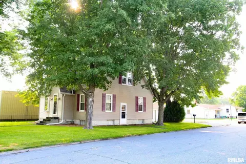 909 Oak St, Carmi, IL 62821 photo 3