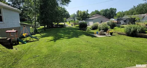 409 E 6th St, Mount Carmel, IL 62863 photo 3