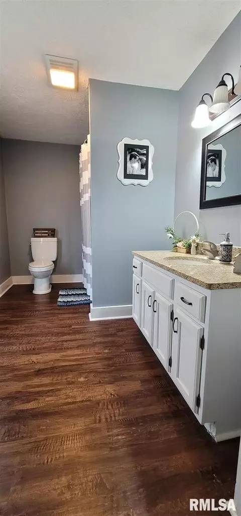 409 E 6th St, Mount Carmel, IL 62863 photo 12