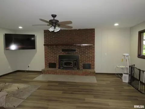 764 Johnson Rd, Iuka, IL 62849 photo 6