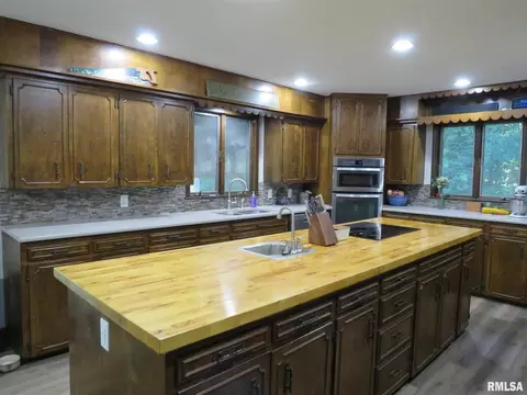 764 Johnson Rd, Iuka, IL 62849 photo 3