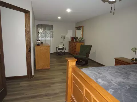 764 Johnson Rd, Iuka, IL 62849 photo 9