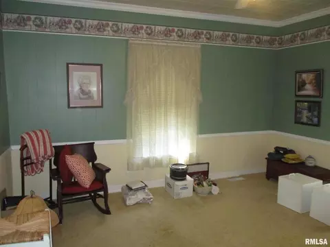 1201 S Main St, Benton, IL 62812 photo 12
