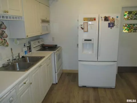 1201 S Main St, Benton, IL 62812 photo 20