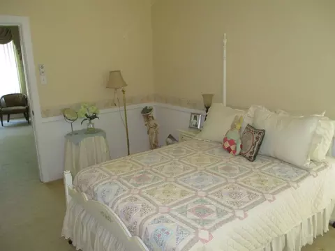1201 S Main St, Benton, IL 62812 photo 9