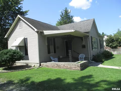 1201 S Main St, Benton, IL 62812 photo 1