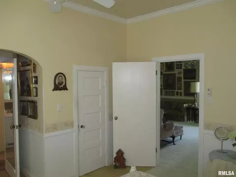 1201 S Main St, Benton, IL 62812 photo 10