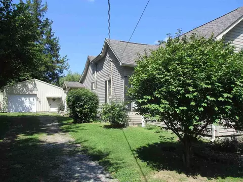1201 S Main St, Benton, IL 62812 photo 30