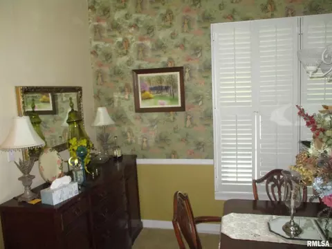 1201 S Main St, Benton, IL 62812 photo 18