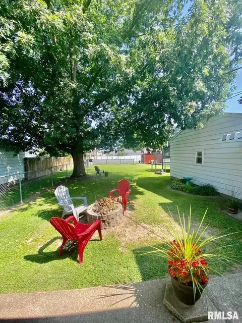 1448 E 4th St, Centralia, IL 62801 photo 4