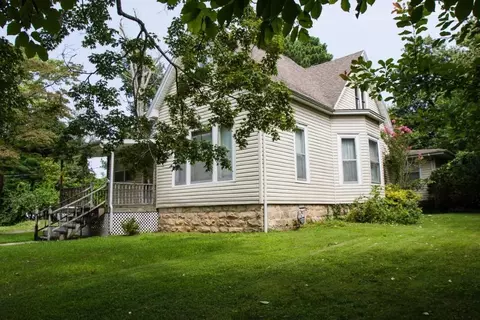 212 E Ash St, Cobden, IL 62920 photo 2