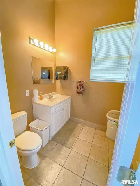 222 Hemlock Ln, Flora, IL 62839 photo 40