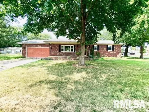 800 E Ford Ave, Marion, IL 62959 photo 1
