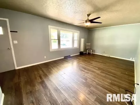 800 E Ford Ave, Marion, IL 62959 photo 3